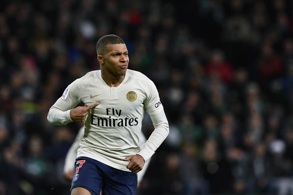 全责💀追梦准备给库里掩护 没交流好追尾从库里身上飞出去了